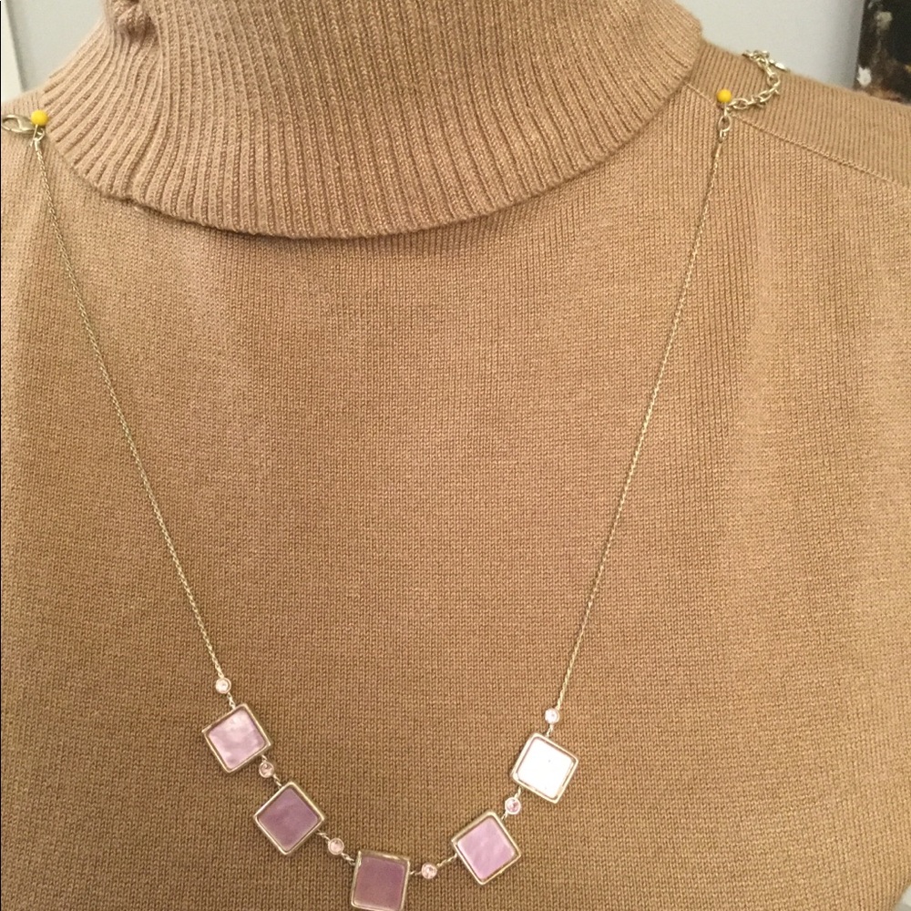 LIGHT LILAC FLAT STONE SHORT NECKLACE  🌟